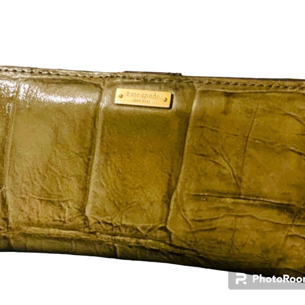 Kate spade olive green croc embossed wallet♠️